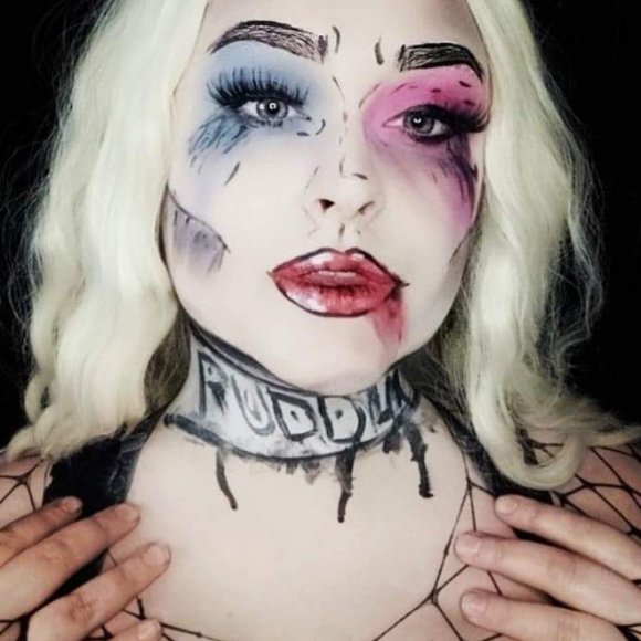 Meet your Posher, Tori - Picture 2 of 2